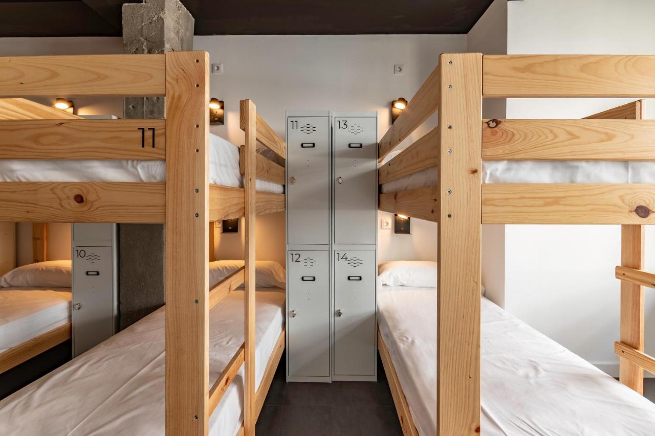 Bed 14-Bed Mixed Dormitory Room