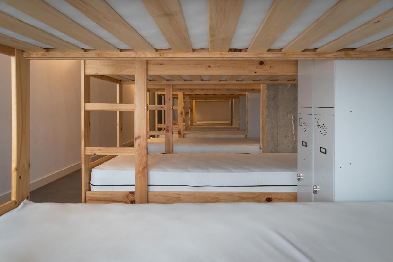 Bed 14-Bed Mixed Dormitory Room