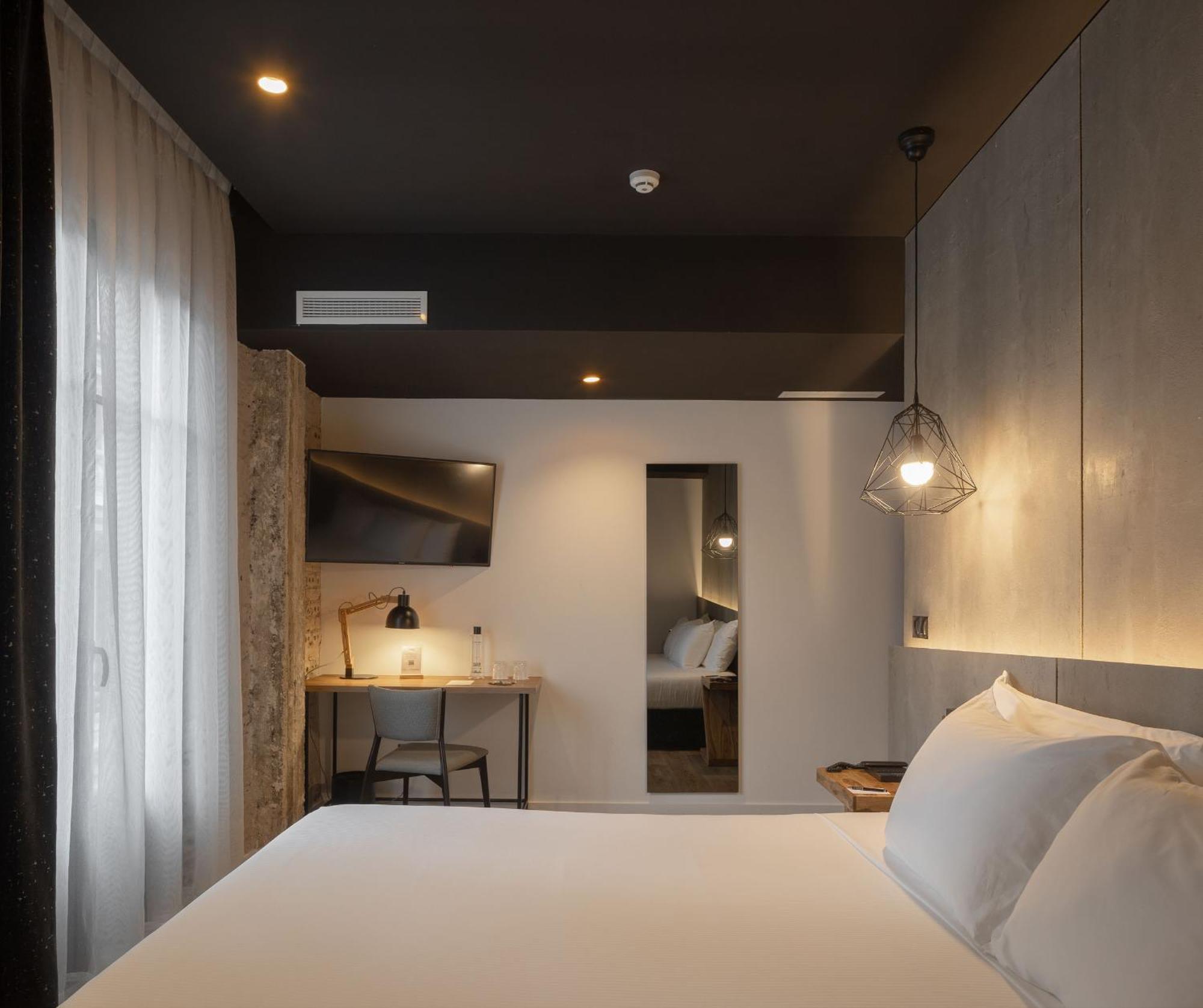 Junior Suite,1501876624:JPEG