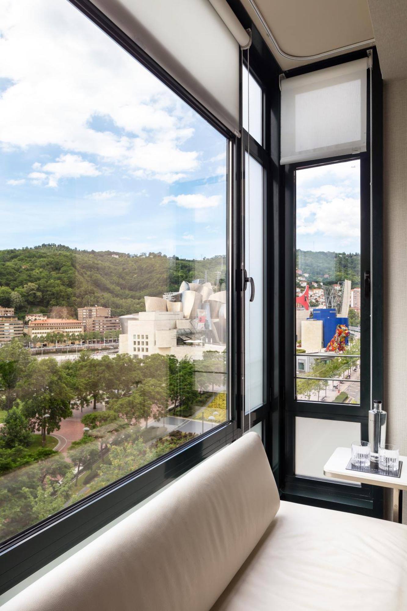 Deluxe Room Guggenheim views