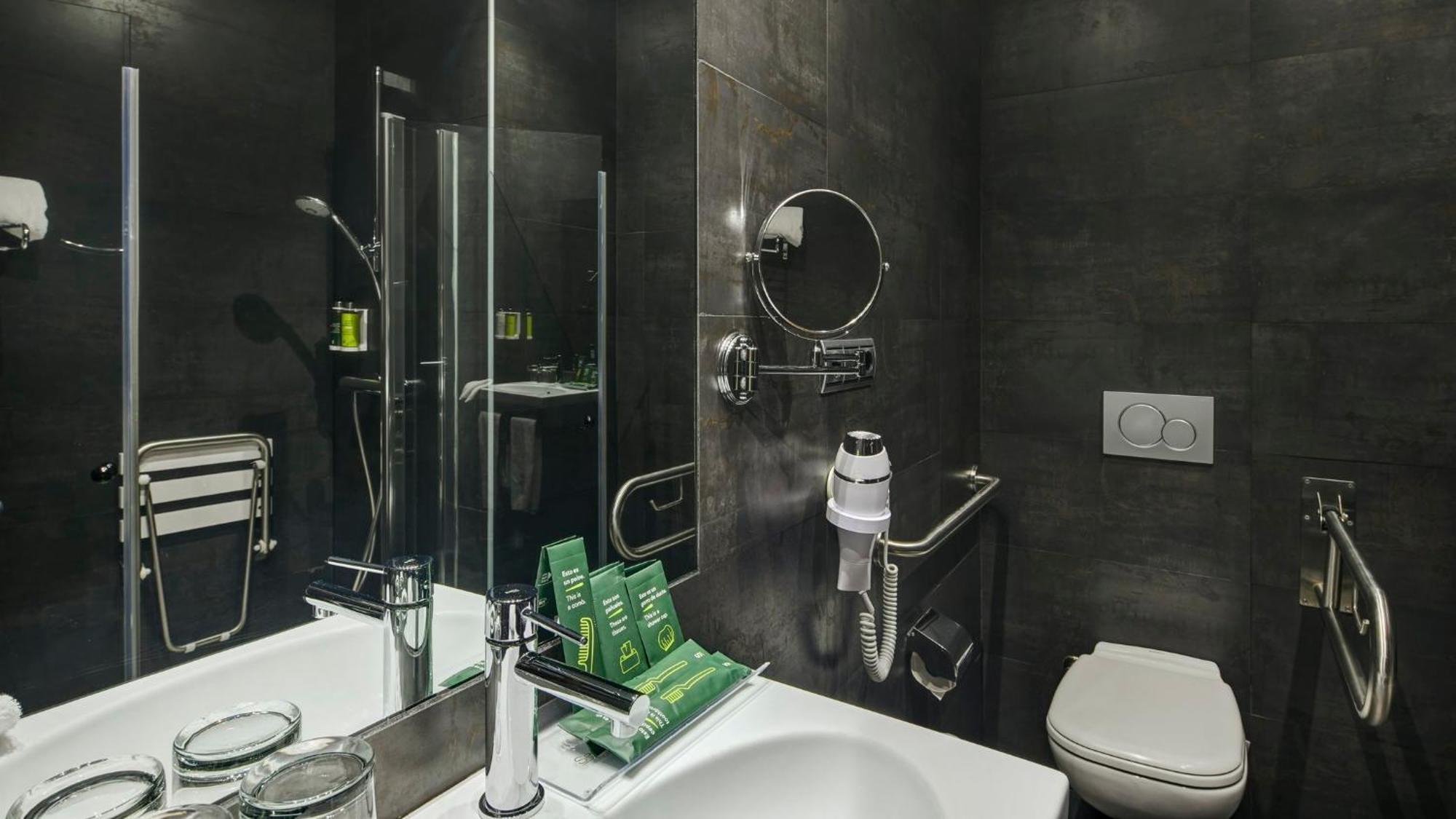 Standard Double or Twin Room,1771549685:JPEG